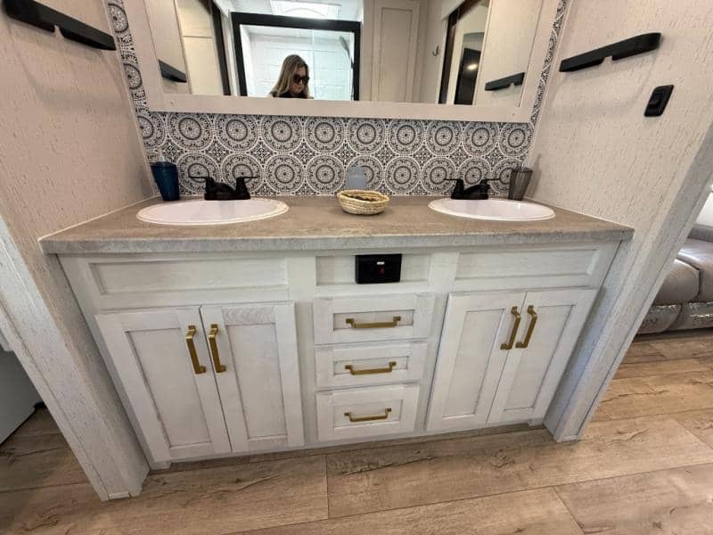 2023 Dutchmen 2023 Dutchmen Astoria - thumbnail 35