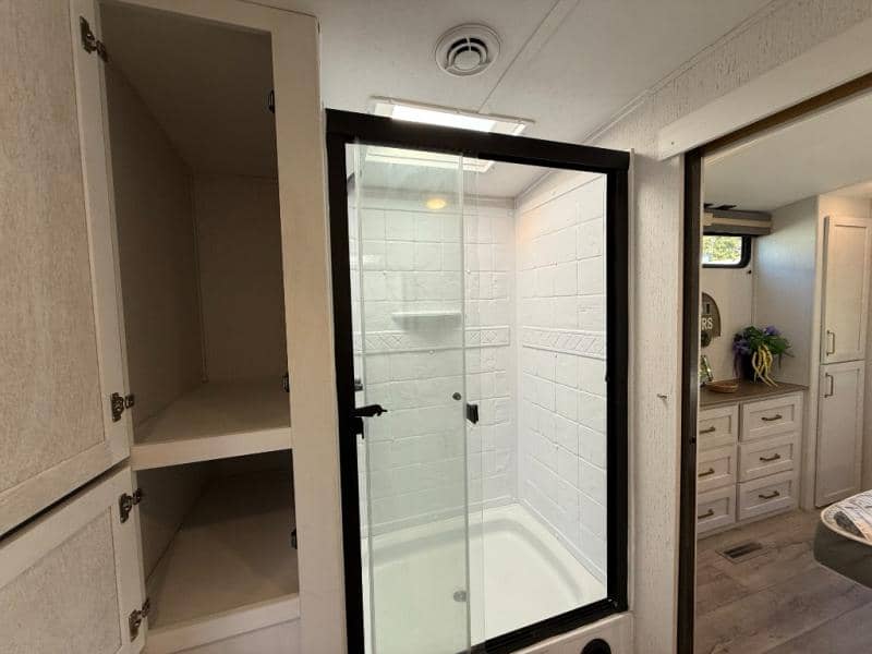 2023 Dutchmen 2023 Dutchmen Astoria - thumbnail 37