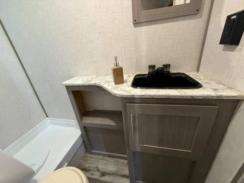 2022 Coleman 2022 Coleman Lantern LT - thumbnail 15