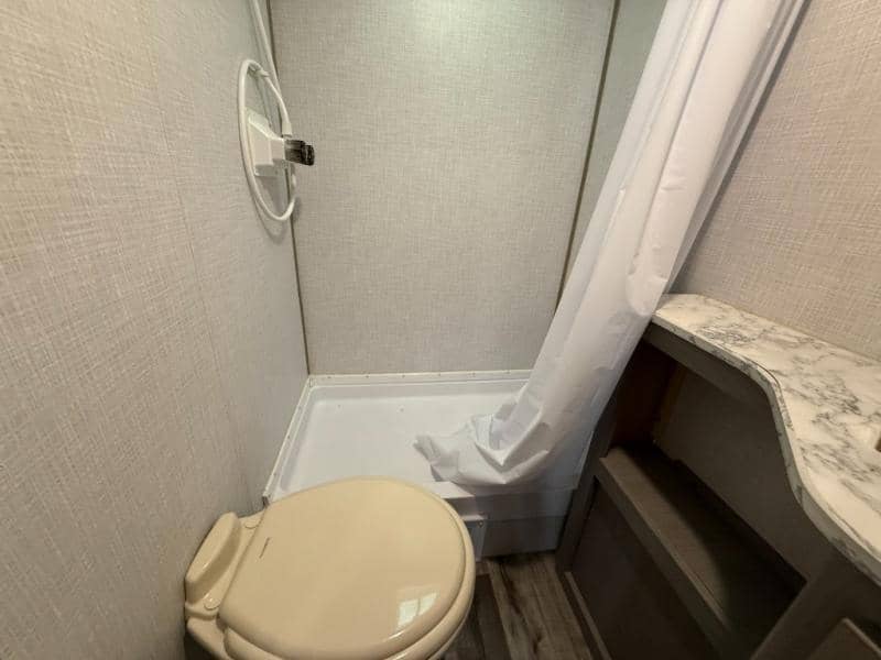 2022 Coleman 2022 Coleman Lantern LT - thumbnail 18