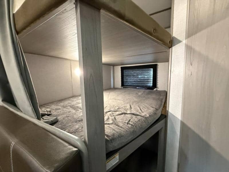 2022 Coleman 2022 Coleman Lantern LT - thumbnail 20