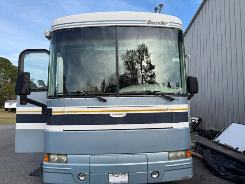 2004 Fleetwood 2004 Fleetwood Bounder - thumbnail 2