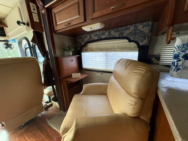 2004 Fleetwood 2004 Fleetwood Bounder - thumbnail 16