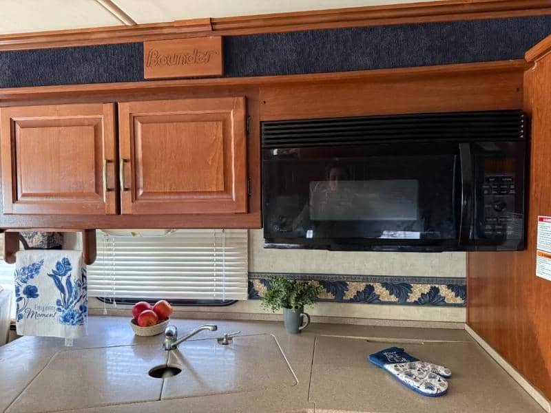 2004 Fleetwood 2004 Fleetwood Bounder - thumbnail 23