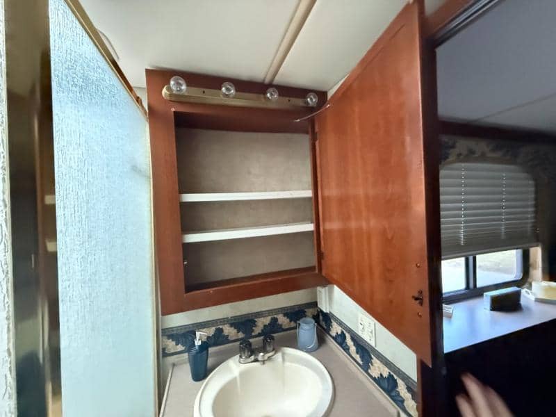 2004 Fleetwood 2004 Fleetwood Bounder - thumbnail 28