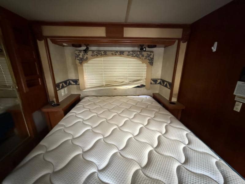 2004 Fleetwood 2004 Fleetwood Bounder - thumbnail 36