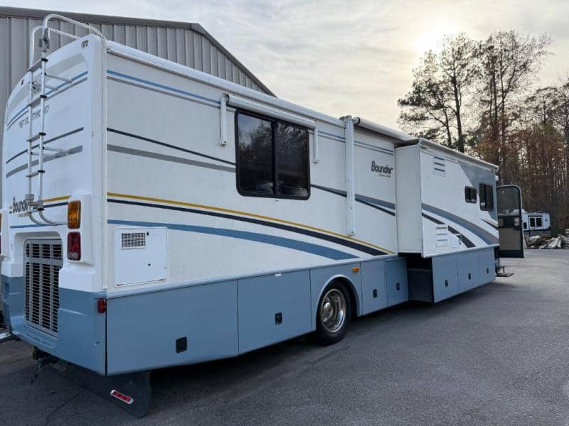 2004 Fleetwood 2004 Fleetwood Bounder - thumbnail 42