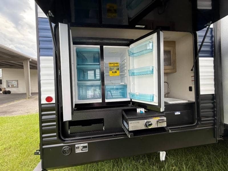 2026 Forest River 2026 Forest River Cherokee Wolf Den - thumbnail 7