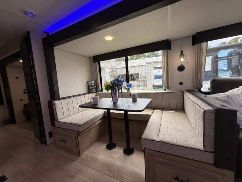 2026 Forest River 2026 Forest River Cherokee Wolf Den - thumbnail 17