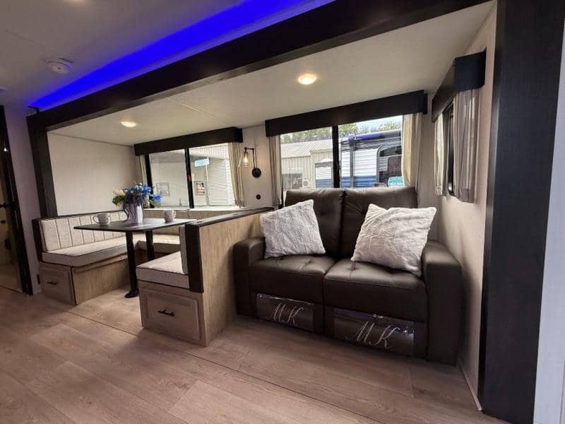 2026 Forest River 2026 Forest River Cherokee Wolf Den - thumbnail 18