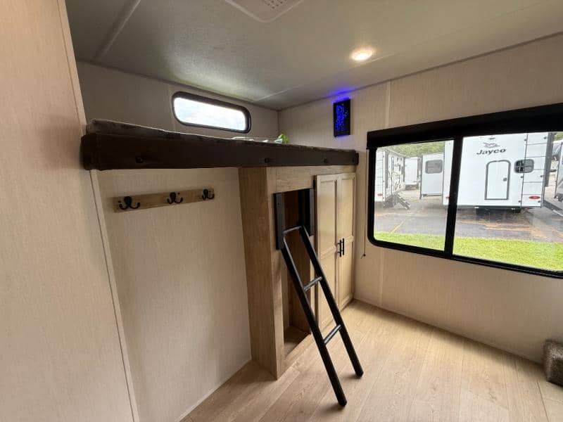 2026 Forest River 2026 Forest River Cherokee Wolf Den - thumbnail 23