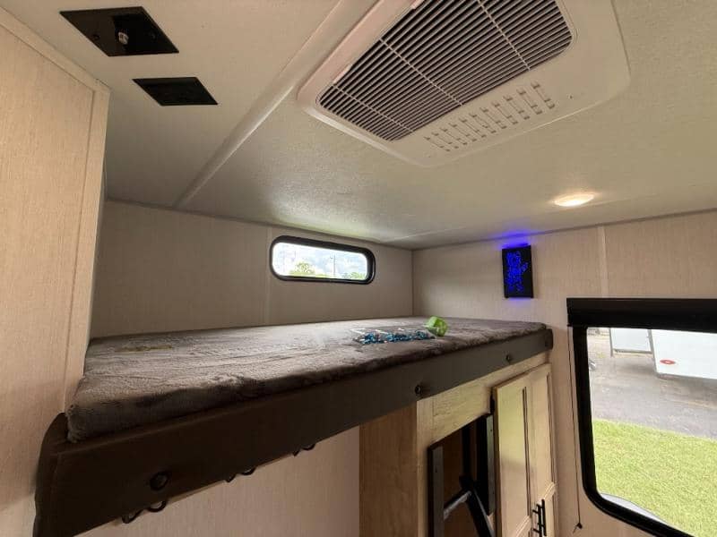 2026 Forest River 2026 Forest River Cherokee Wolf Den - thumbnail 24