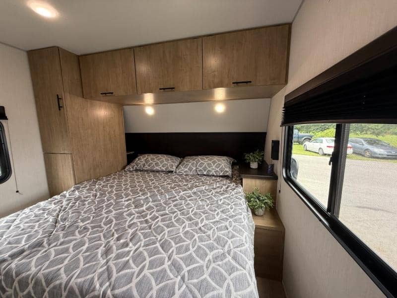 2026 Forest River 2026 Forest River Cherokee Wolf Den - thumbnail 32