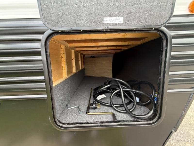 2026 Forest River 2026 Forest River Cherokee Wolf Den - thumbnail 36