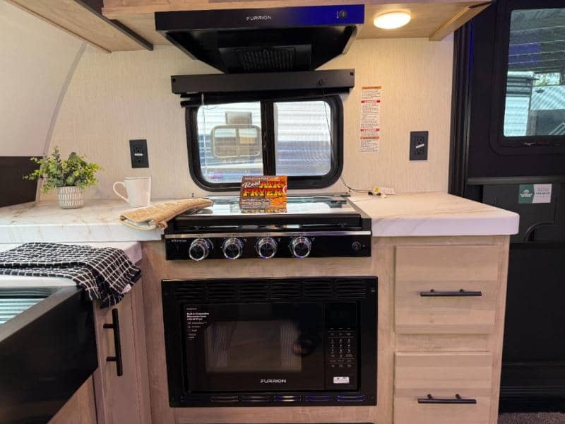 2026 Forest River 2026 Forest River Cherokee Grey Wolf - thumbnail 11