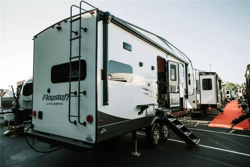 2025 Forest River 2025 Forest River Flagstaff Classic - thumbnail 3