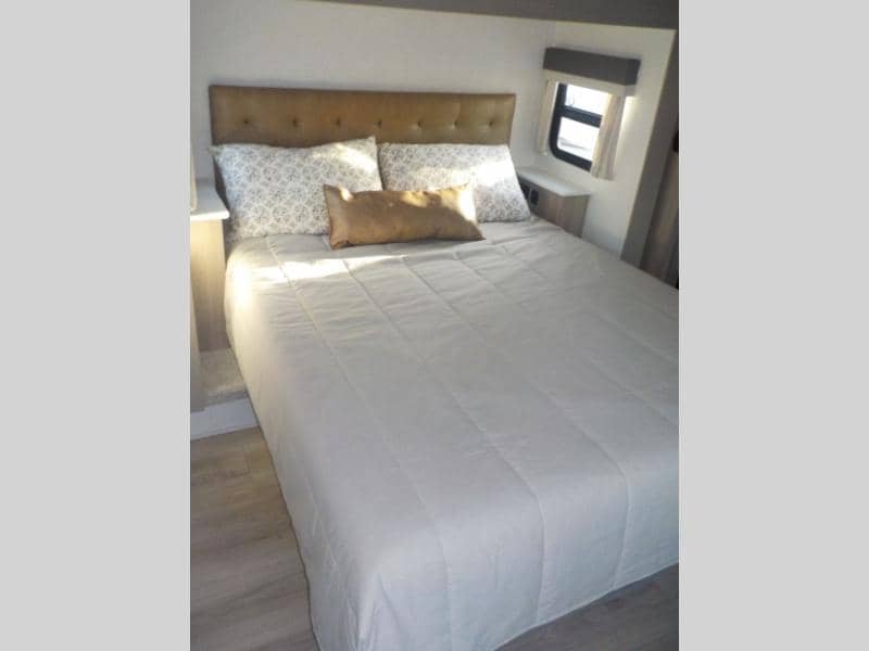 2025 Forest River 2025 Forest River Flagstaff Classic - thumbnail 15