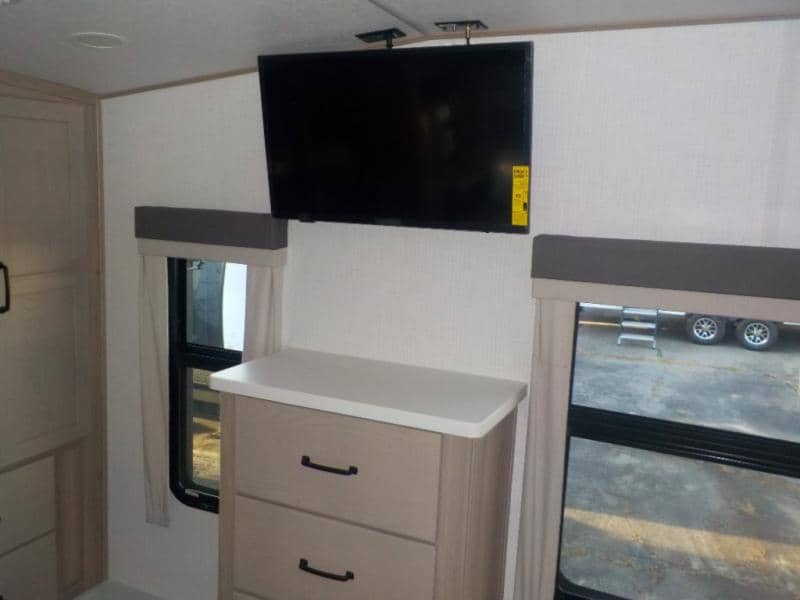 2025 Forest River 2025 Forest River Flagstaff Classic - thumbnail 17