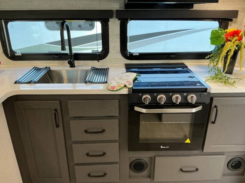 2025 Forest River 2025 Forest River Flagstaff Classic - thumbnail 11