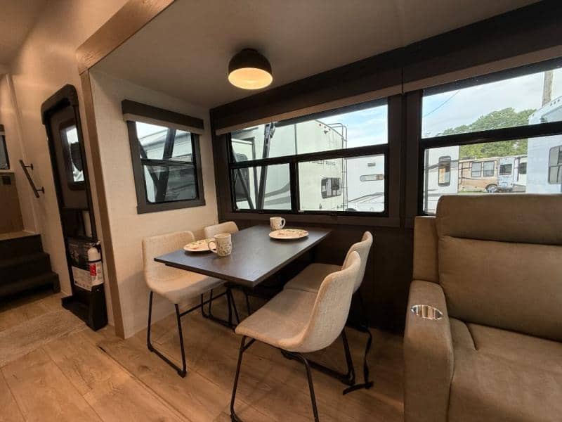 2026 Forest River 2026 Forest River Flagstaff Classic - thumbnail 16