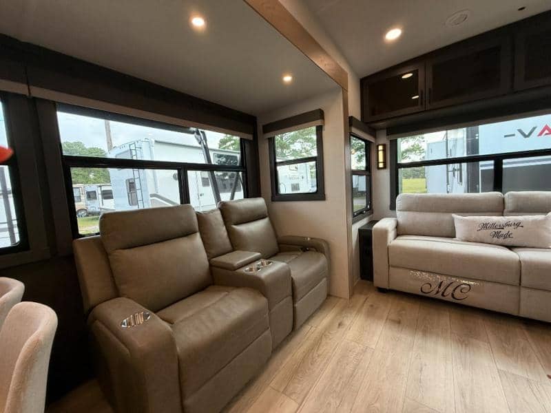 2026 Forest River 2026 Forest River Flagstaff Classic - thumbnail 17