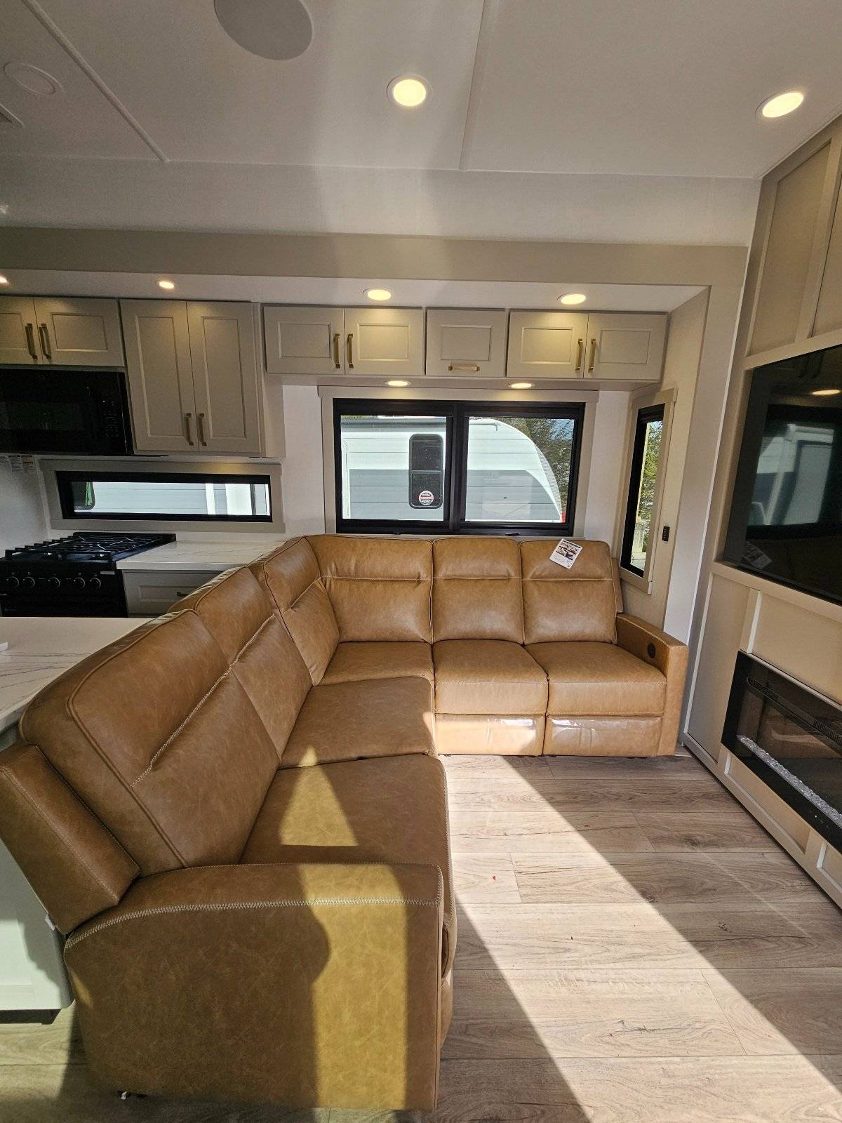 2026 Brinkley RV 2026 Brinkley RV Model G - thumbnail 4