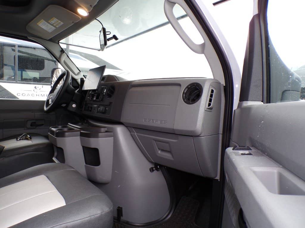 2025 Forest River 2025 Forest River Sunseeker - thumbnail 25