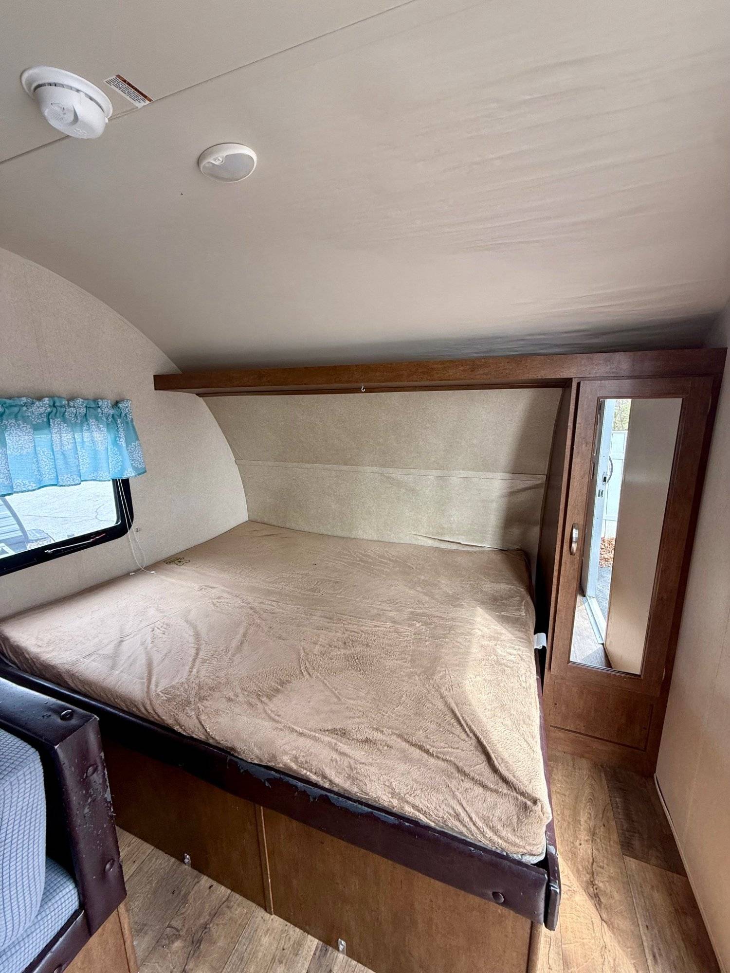 2017 Forest River 2017 Forest River Wildwood FSX - thumbnail 24