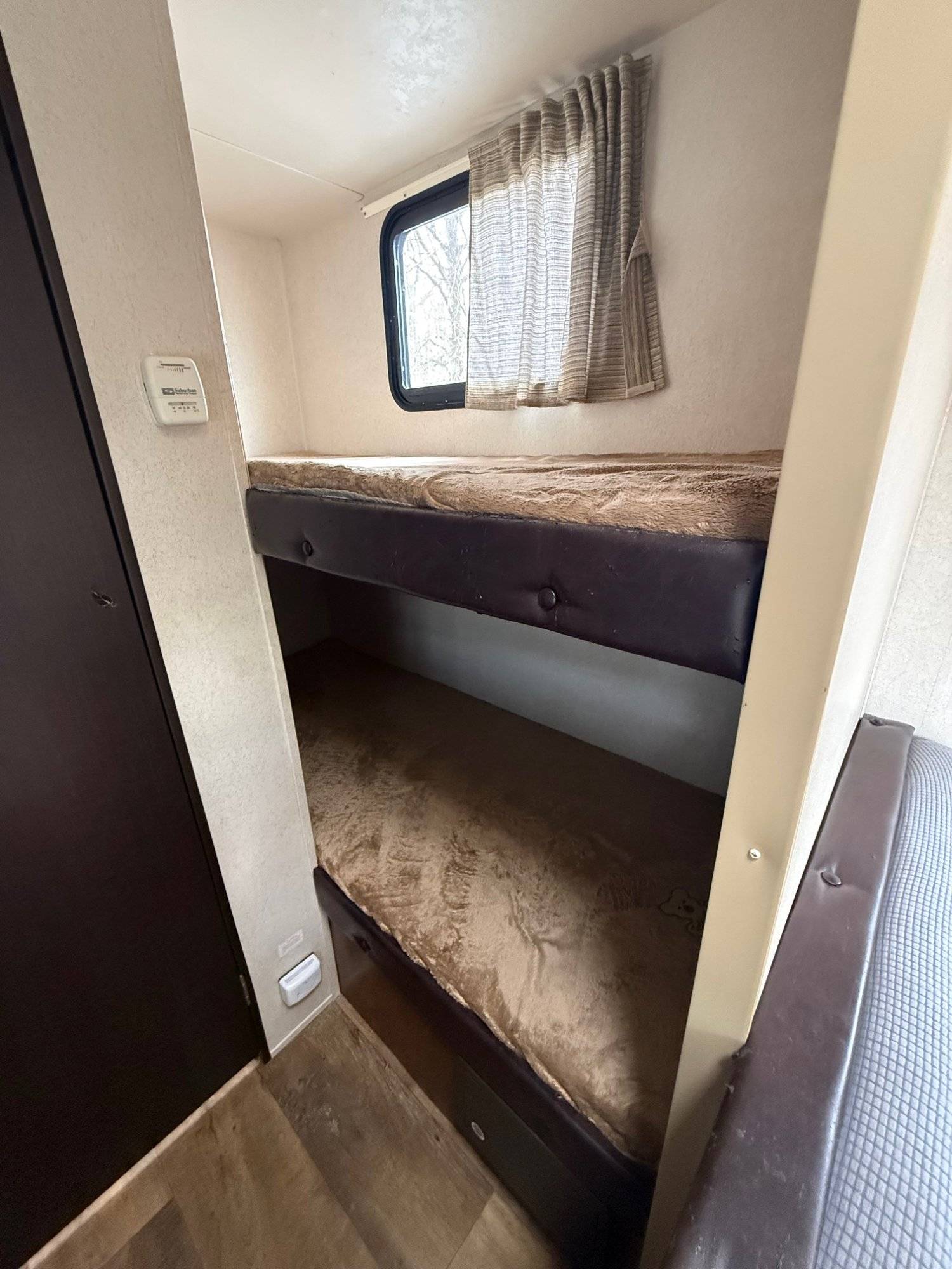 2017 Forest River 2017 Forest River Wildwood FSX - thumbnail 23