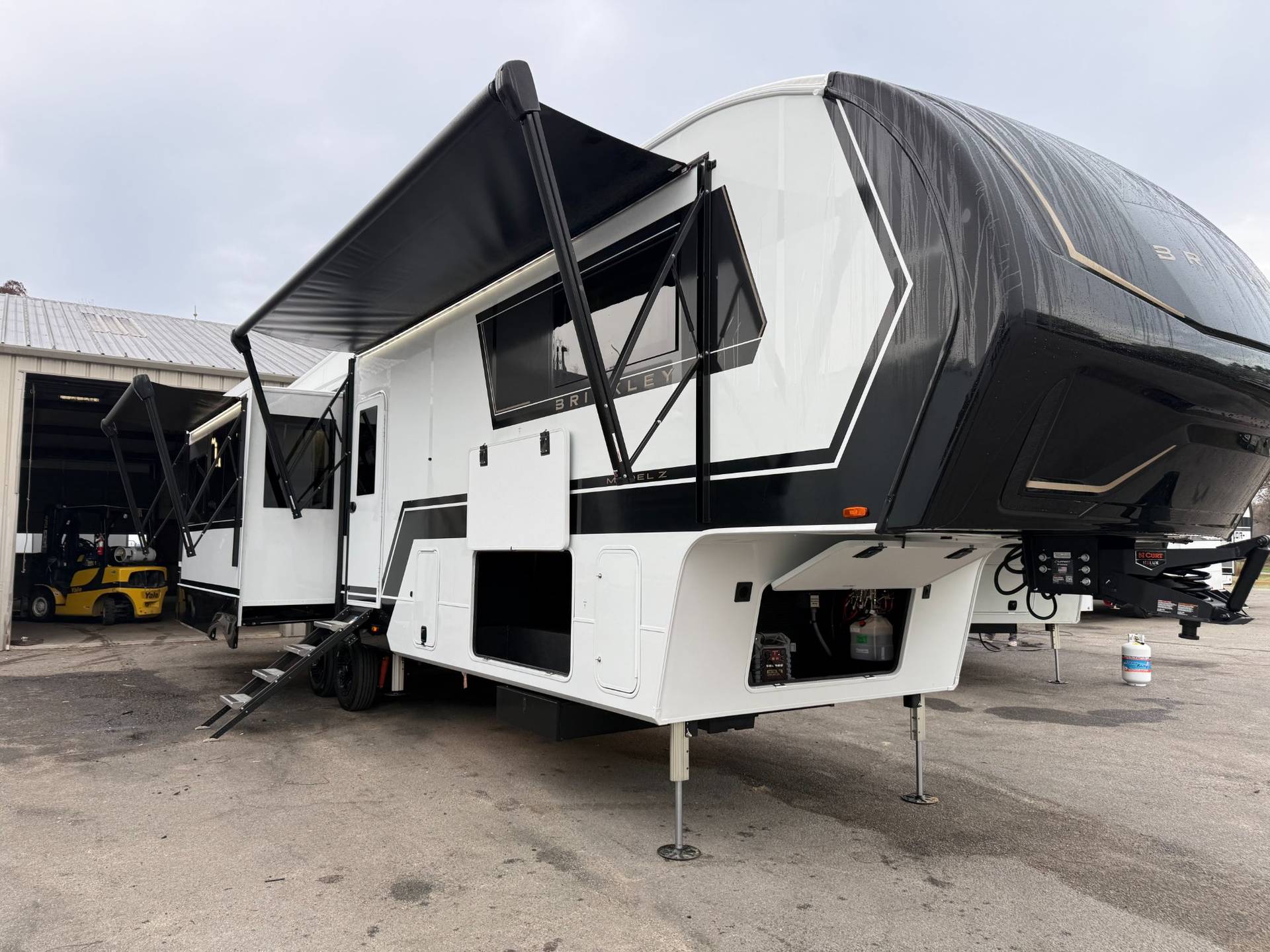 2026 Brinkley RV 2026 Brinkley RV Model Z - thumbnail 1