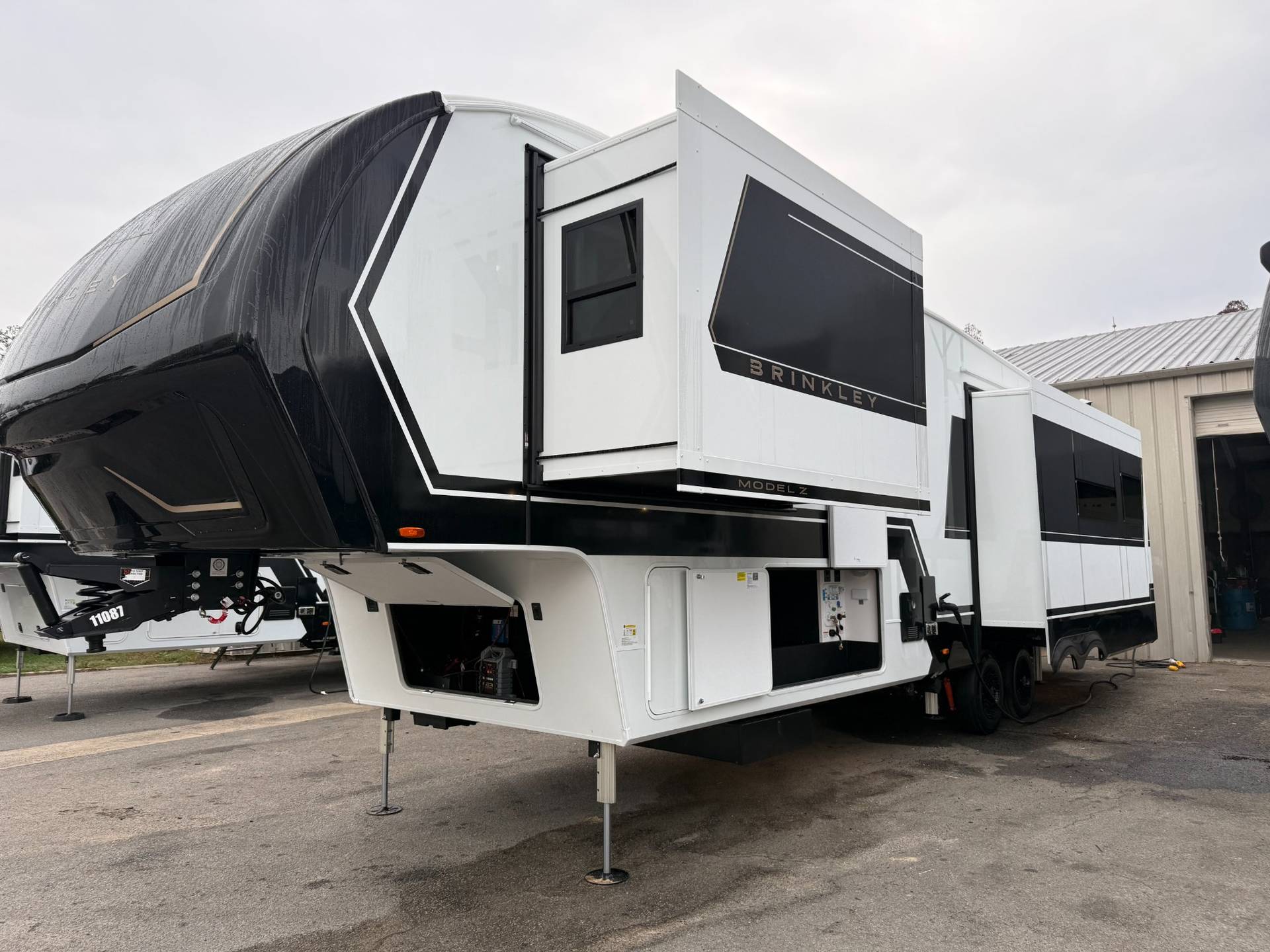2026 Brinkley RV 2026 Brinkley RV Model Z - thumbnail 4