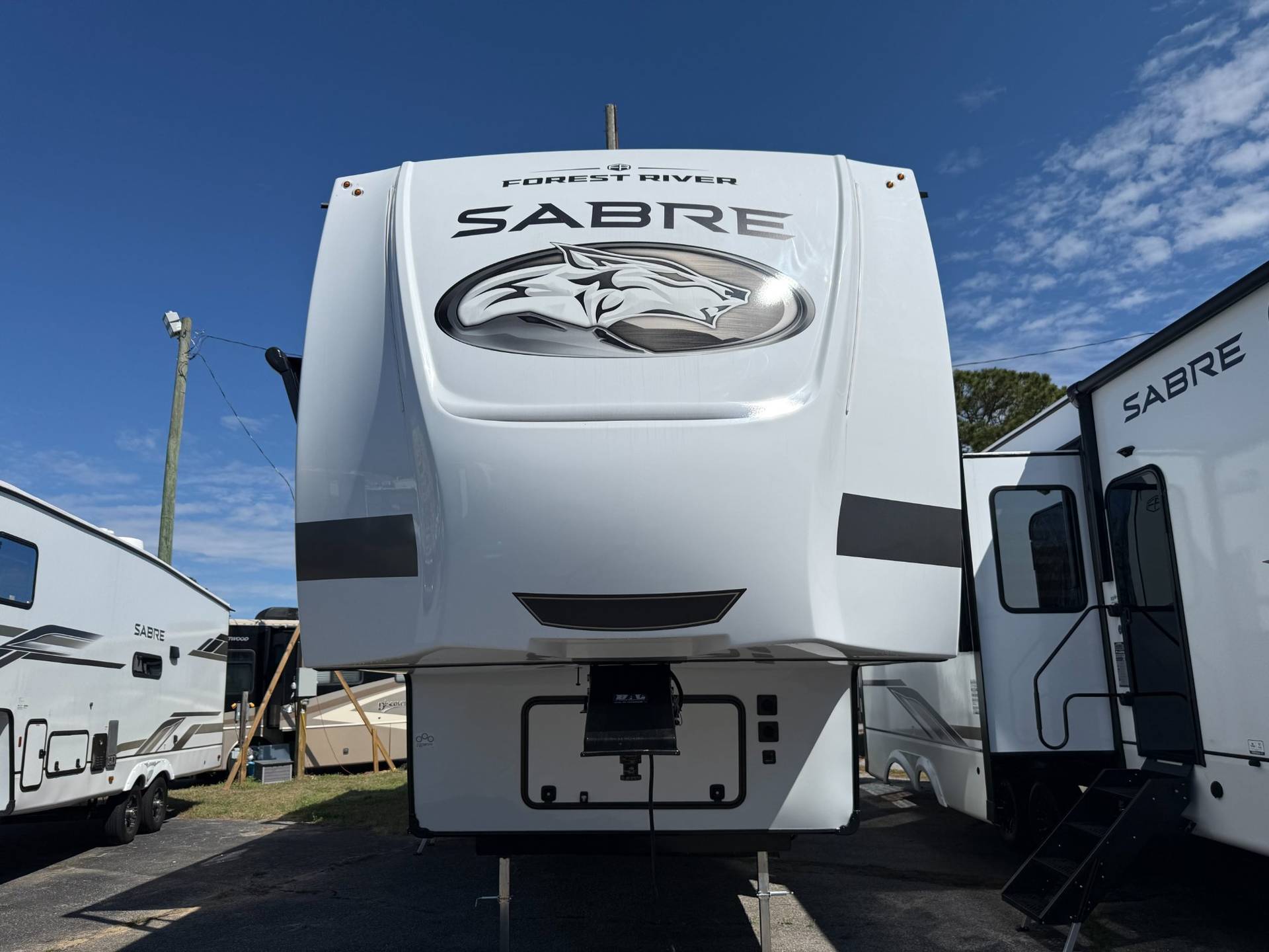 2026 Forest River 2026 Forest River Sabre - thumbnail 3