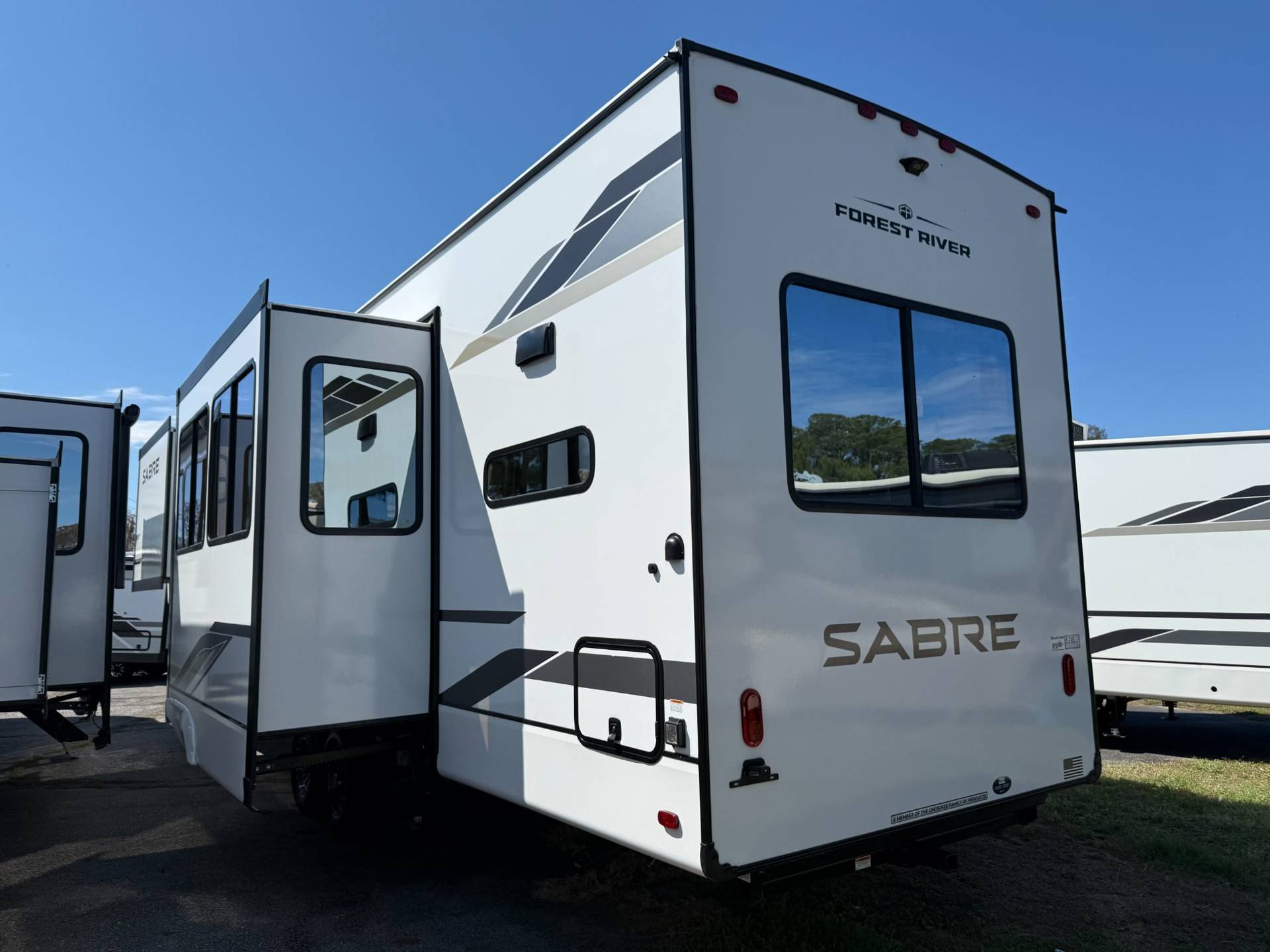 2026 Forest River 2026 Forest River Sabre - thumbnail 37