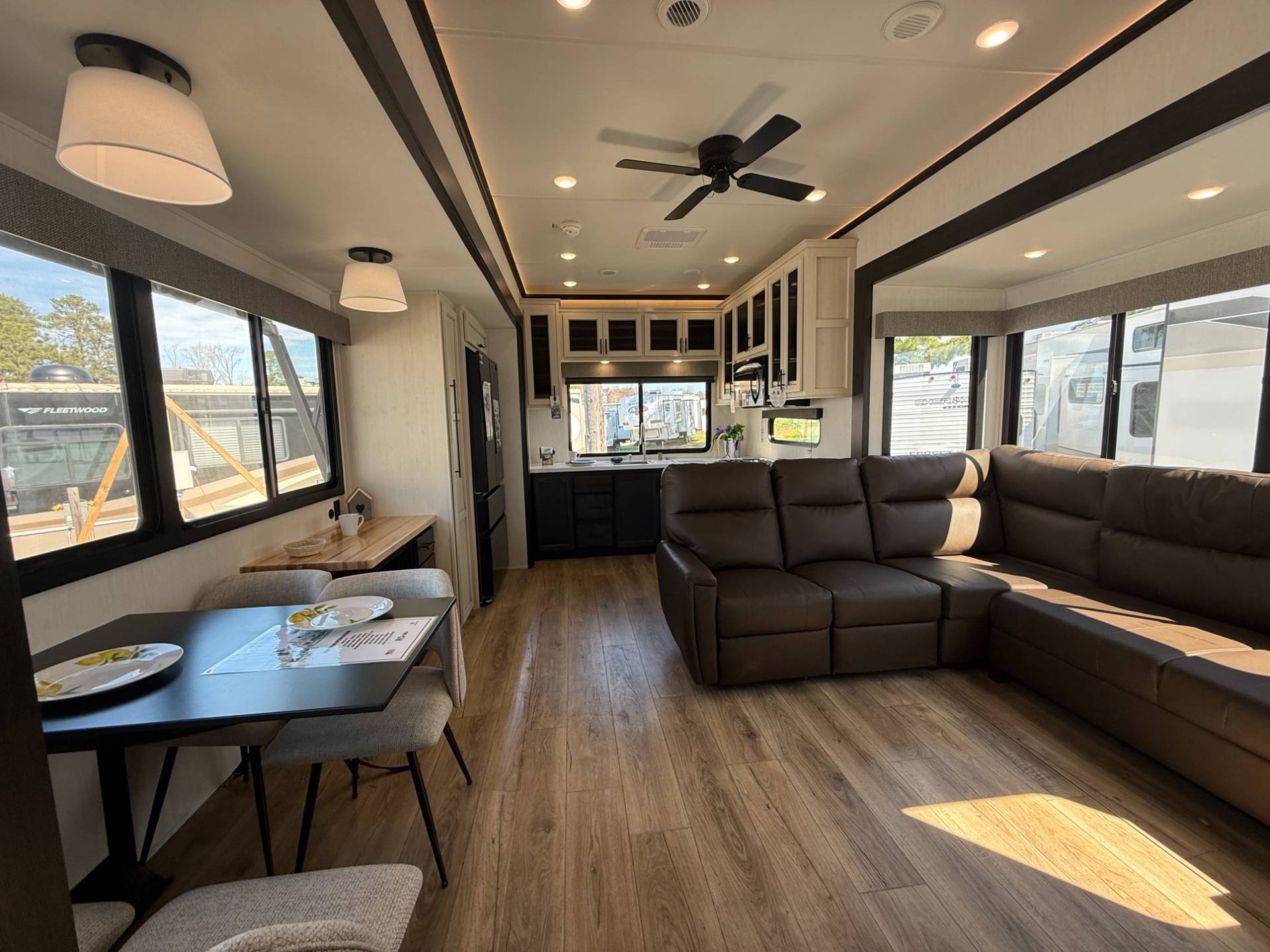 2026 Forest River 2026 Forest River Sabre - thumbnail 5