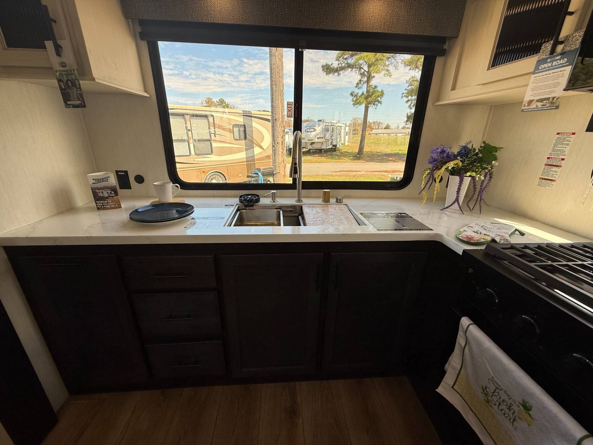 2026 Forest River 2026 Forest River Sabre - thumbnail 11