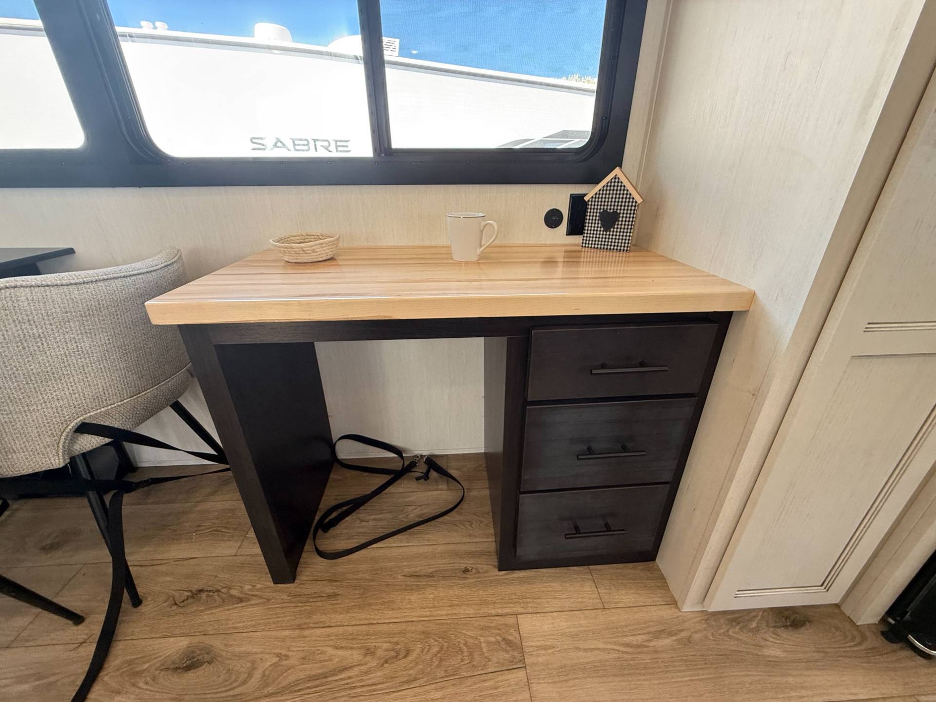 2026 Forest River 2026 Forest River Sabre - thumbnail 15