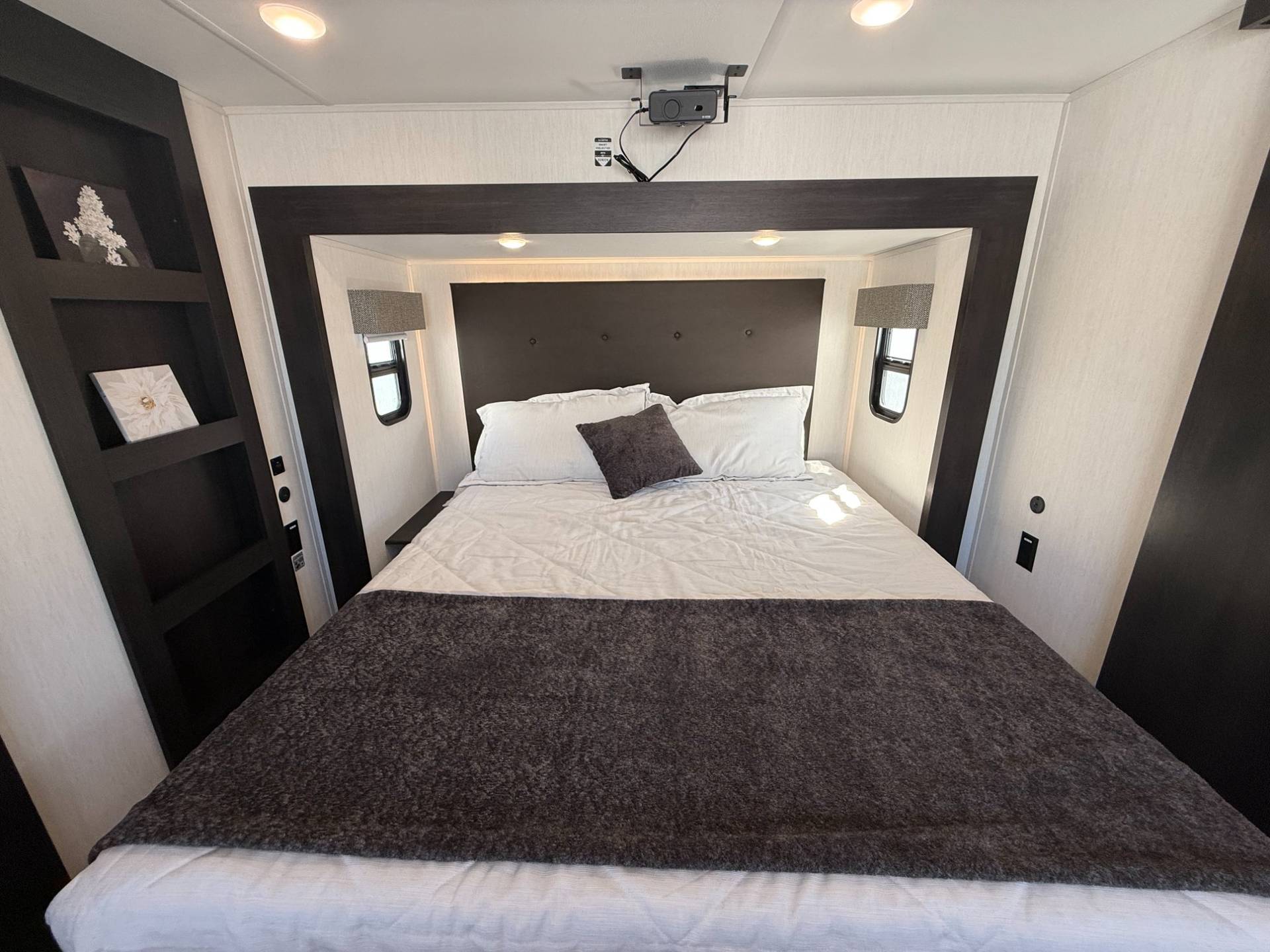 2026 Forest River 2026 Forest River Sabre - thumbnail 25