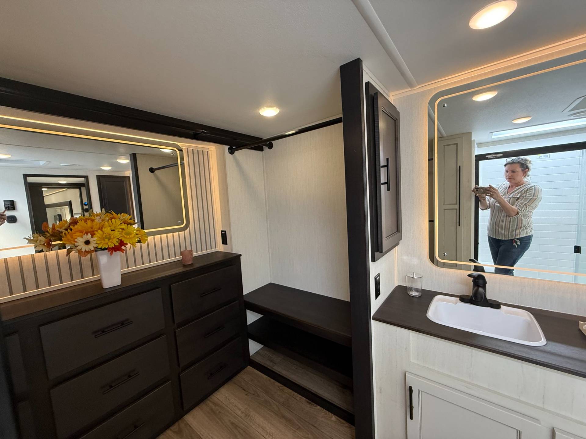 2026 Forest River 2026 Forest River Sabre - thumbnail 36