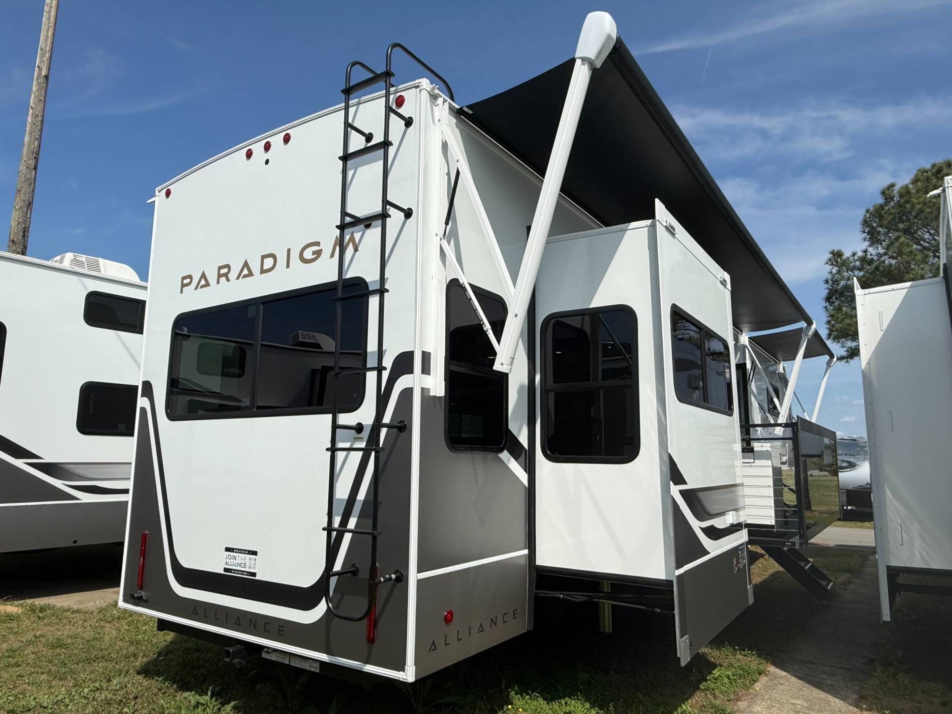 2026 Alliance RV 2026 Alliance RV Paradigm - thumbnail 37