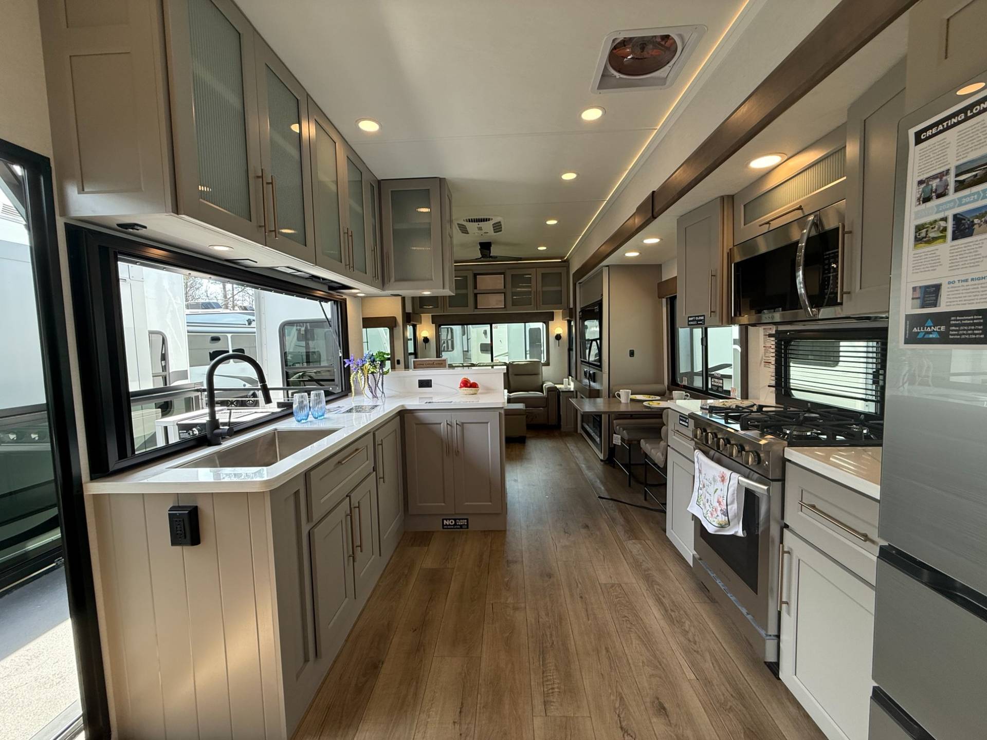 2026 Alliance RV 2026 Alliance RV Paradigm - thumbnail 6