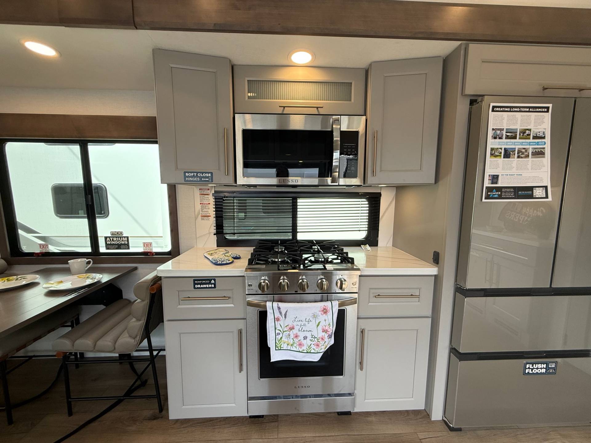 2026 Alliance RV 2026 Alliance RV Paradigm - thumbnail 9