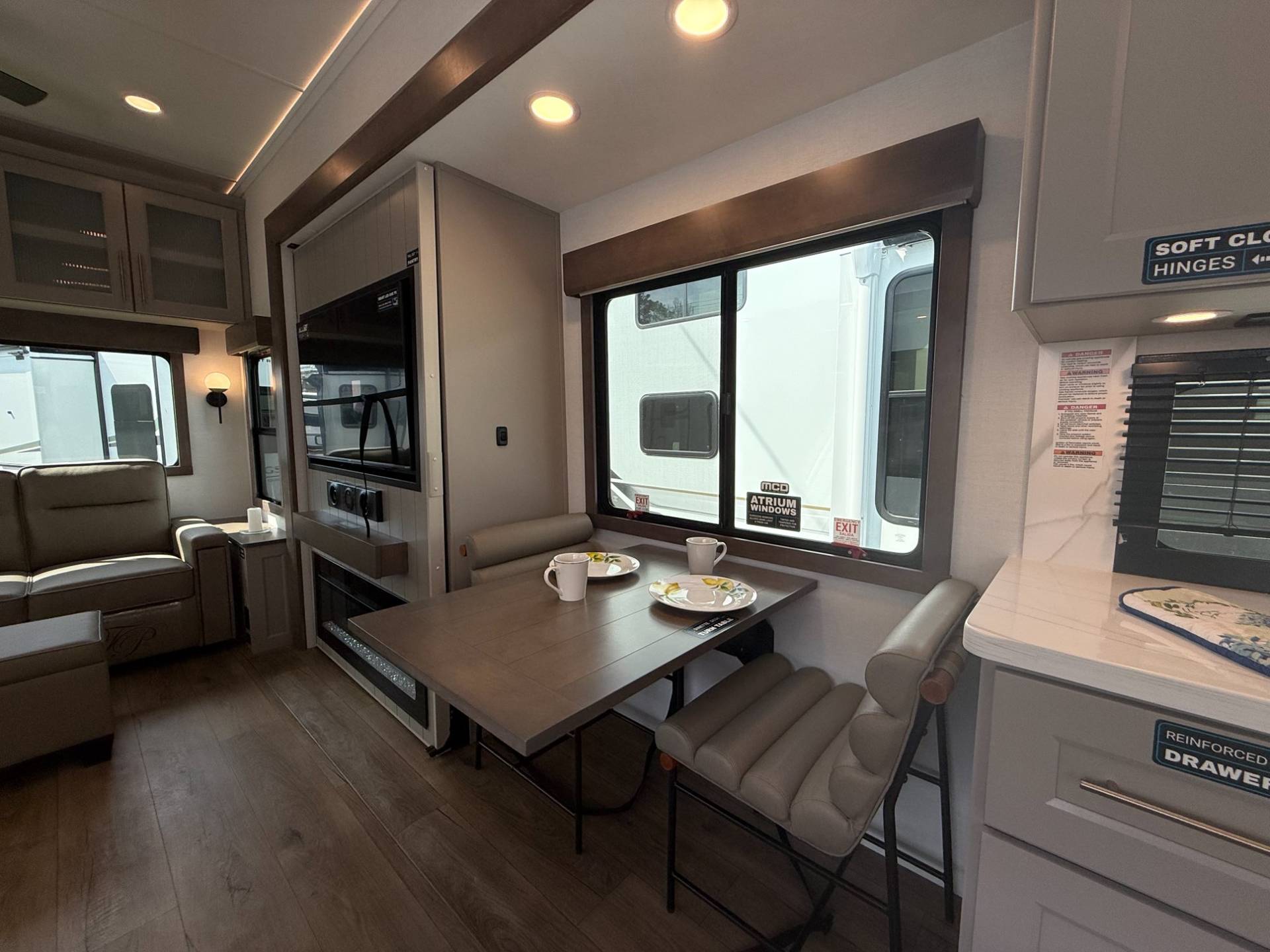 2026 Alliance RV 2026 Alliance RV Paradigm - thumbnail 18