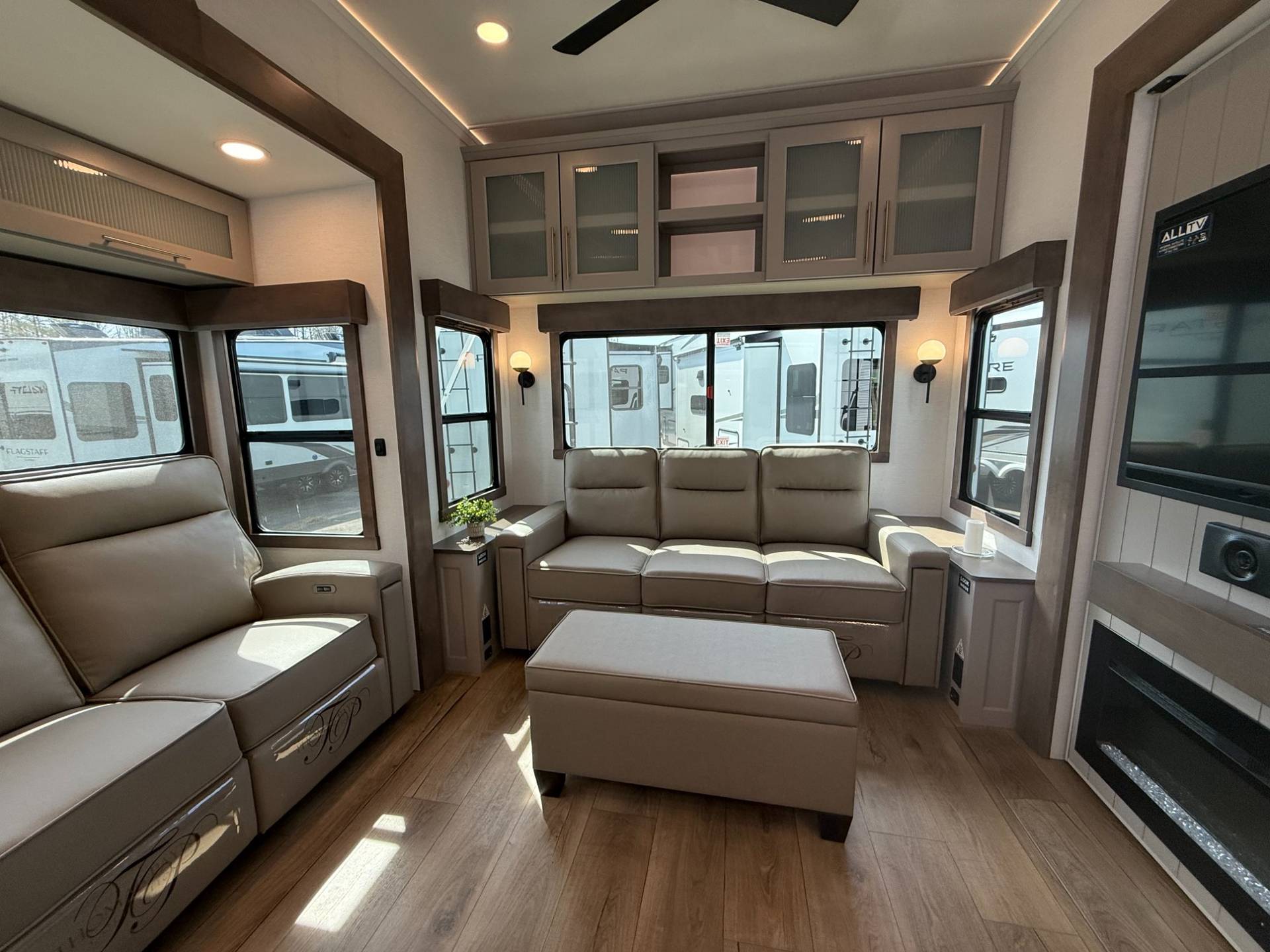 2026 Alliance RV 2026 Alliance RV Paradigm - thumbnail 21