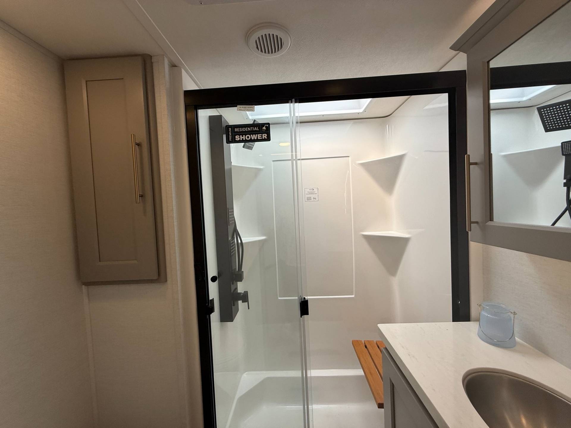 2026 Alliance RV 2026 Alliance RV Paradigm - thumbnail 25