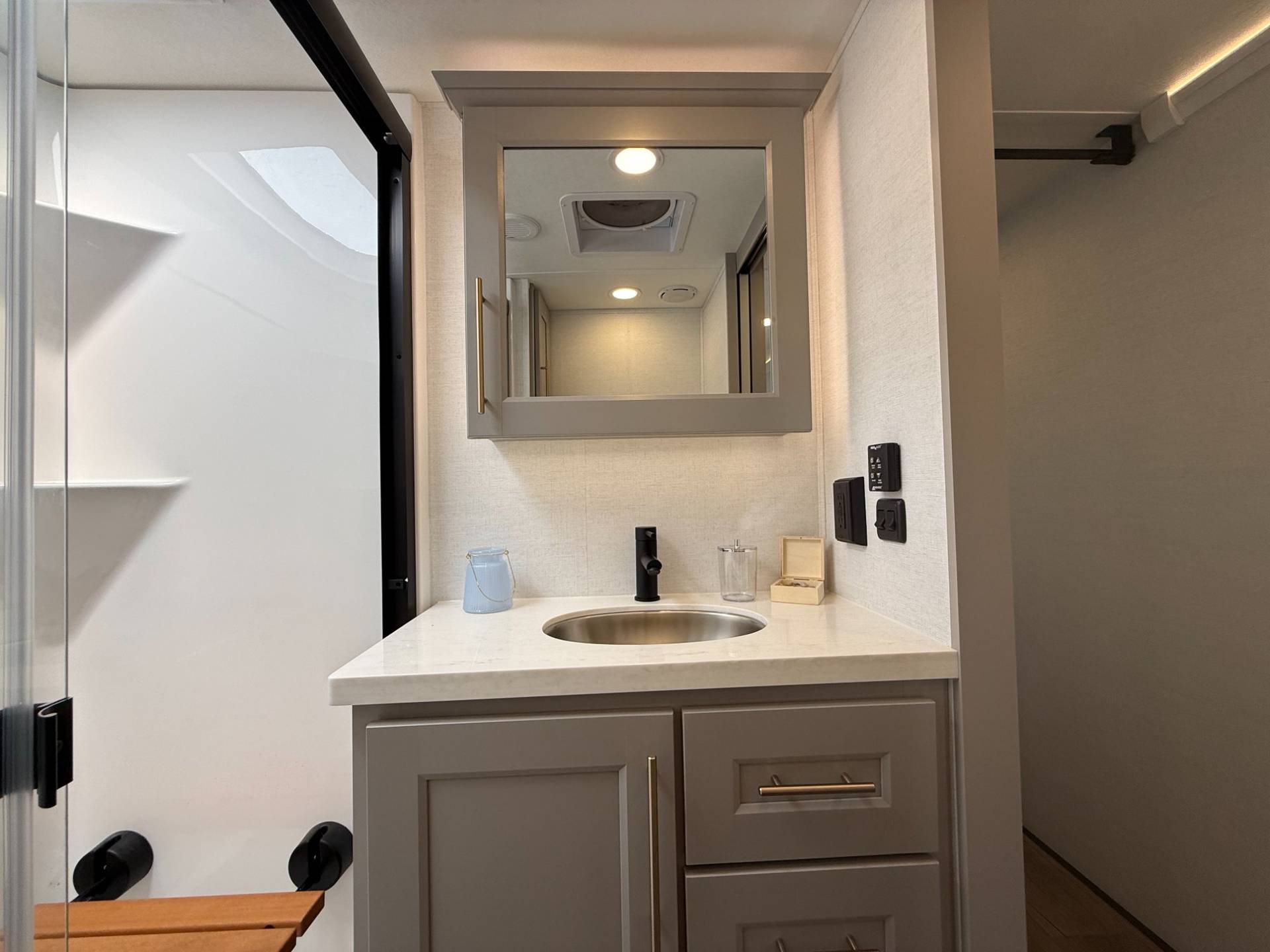 2026 Alliance RV 2026 Alliance RV Paradigm - thumbnail 26