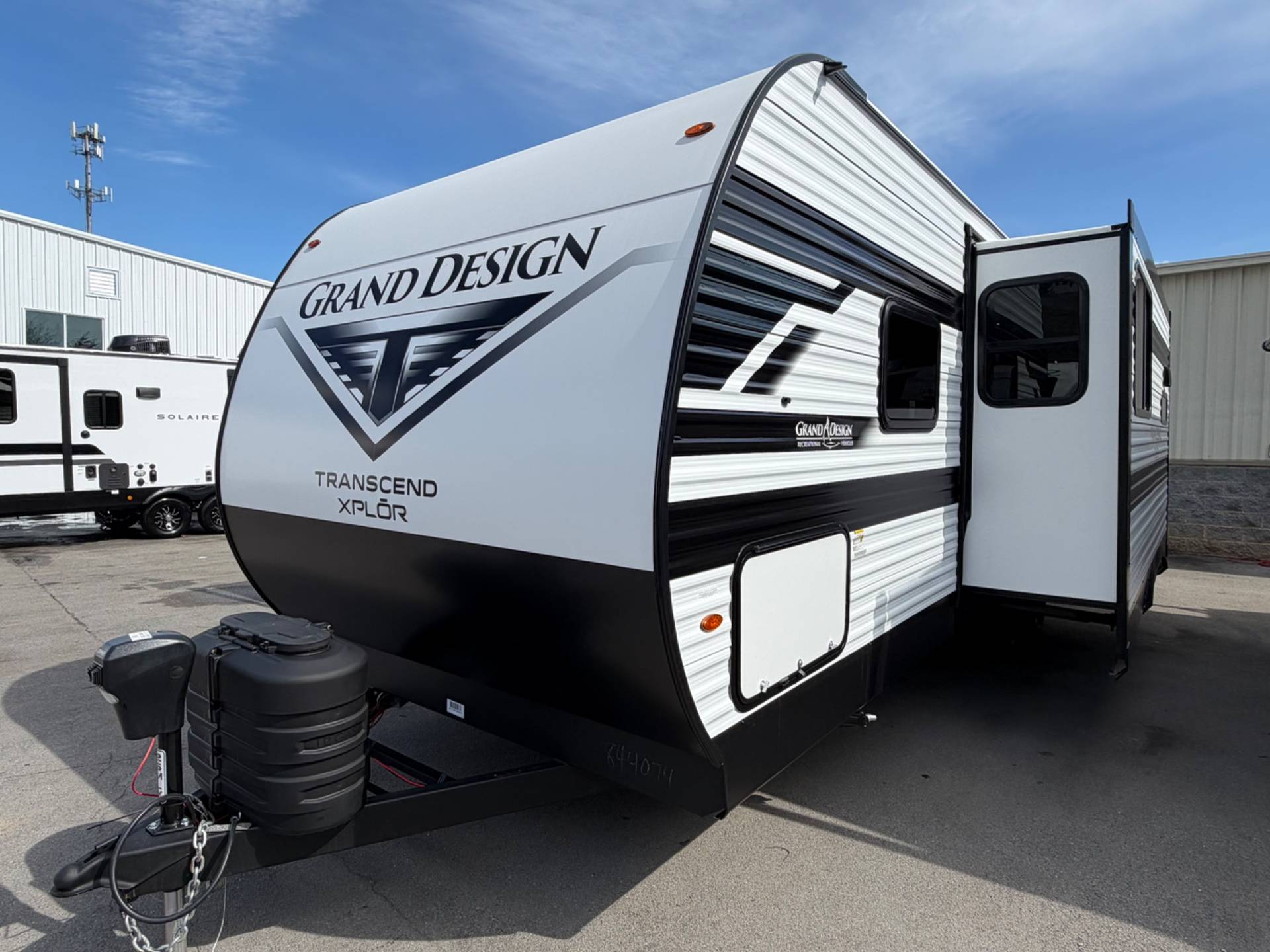 2026 Grand Design 2026 Grand Design Transcend - thumbnail 3