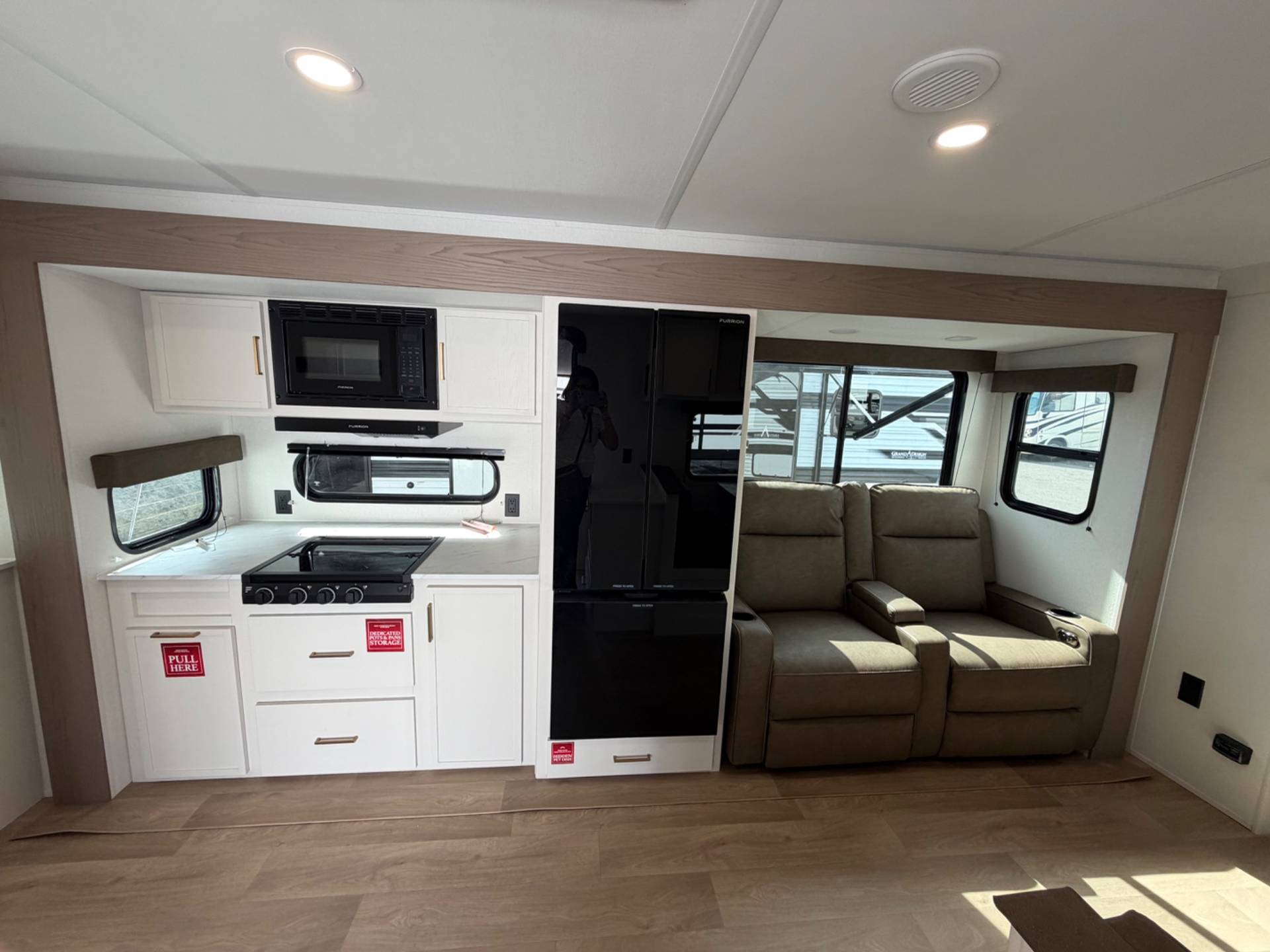 2026 Grand Design 2026 Grand Design Transcend - thumbnail 11