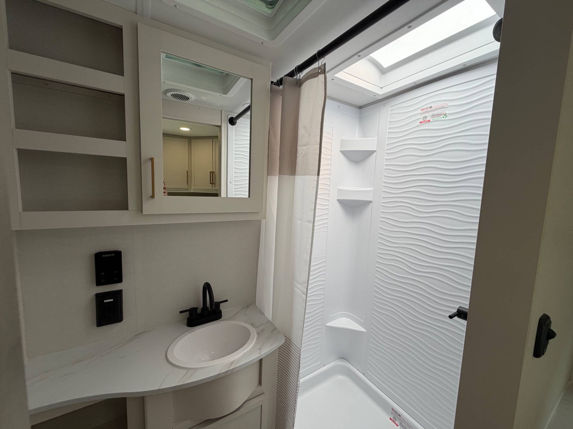 2026 Grand Design 2026 Grand Design Transcend - thumbnail 14