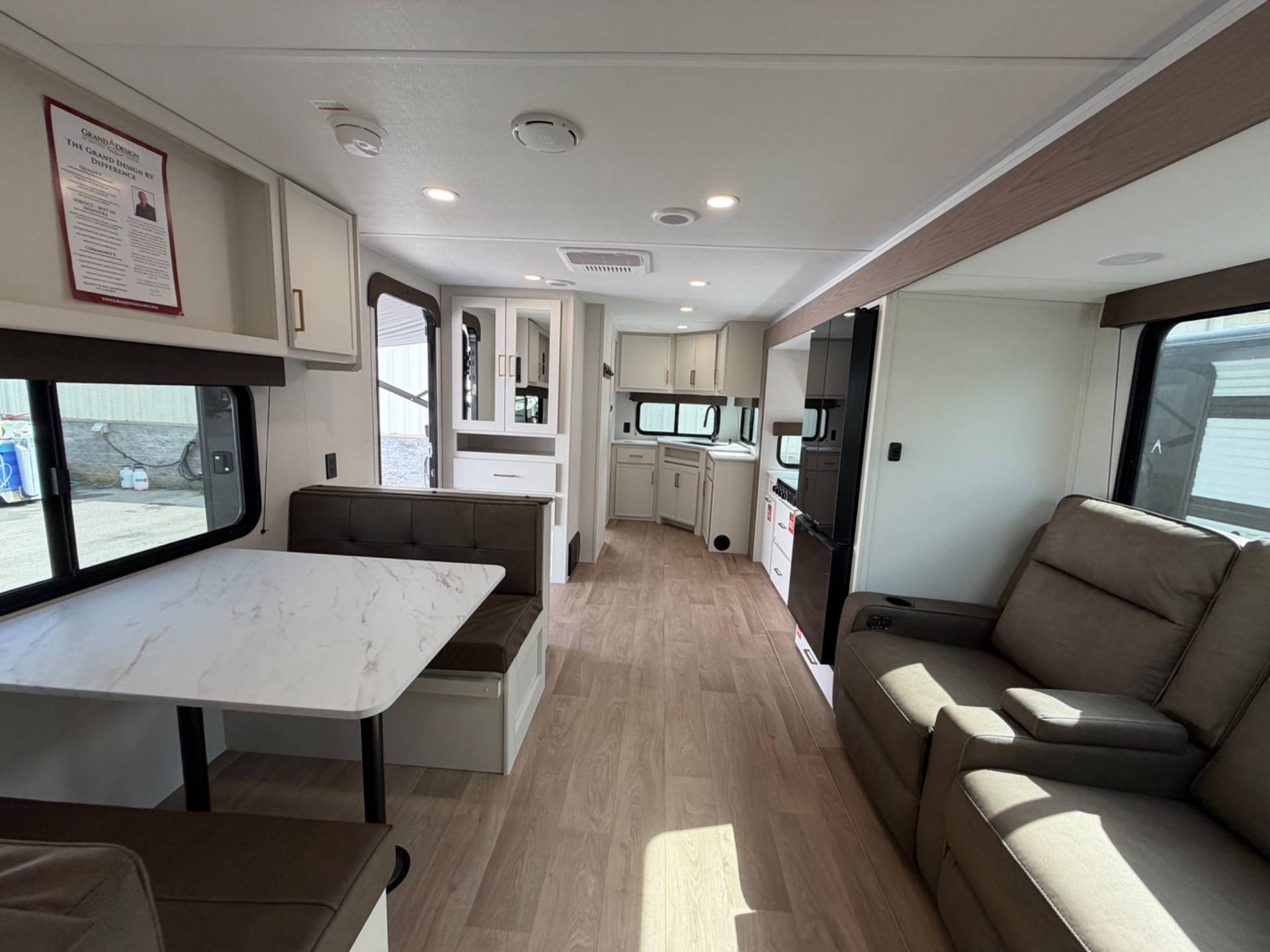 2026 Grand Design 2026 Grand Design Transcend - thumbnail 16