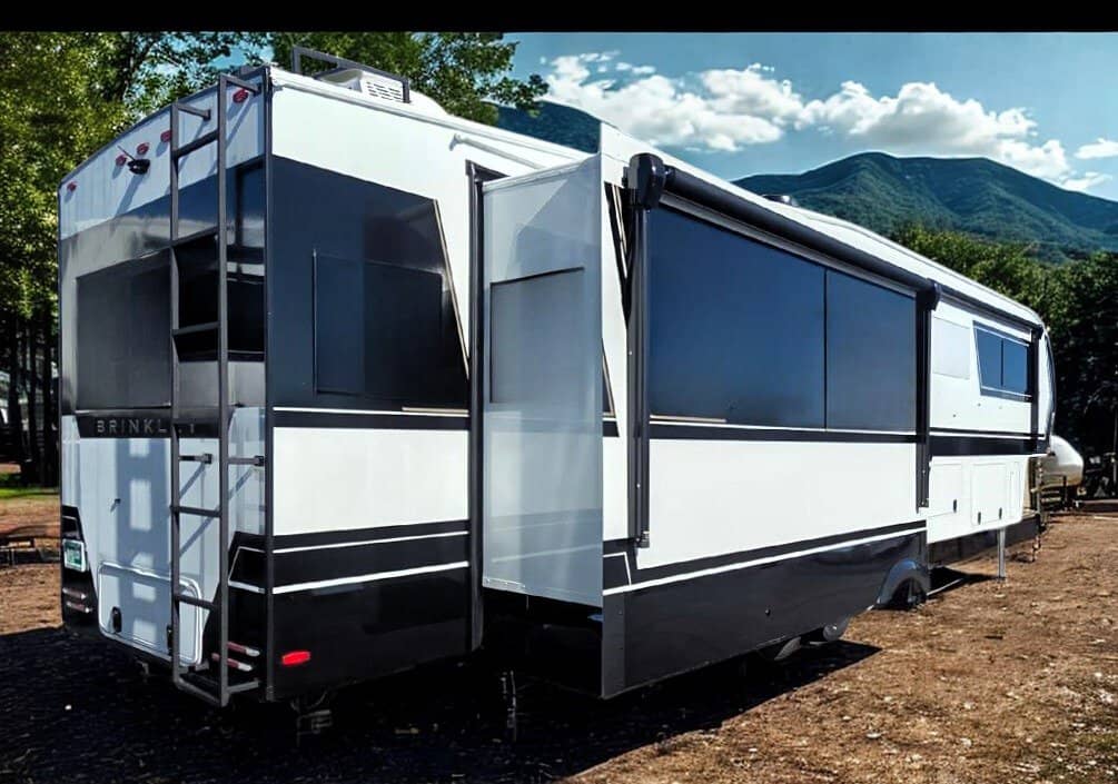 2026 Brinkley RV 2026 Brinkley RV Model Z - thumbnail 3